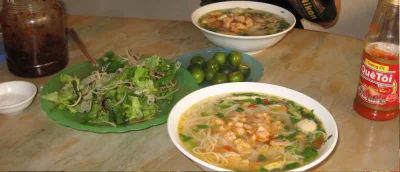 Elmaak - @blackmilk: W Wietnamie podawali zioła w miseczce koło zupy. W zupie bywały ...