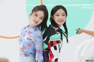 XKHYCCB2dX - #gowon #oliviahye #loona 
#koreanka