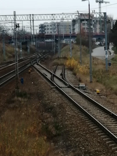 Ethernit - Czy jakiś dobry mirek wyjaśniłby, po co robi się takie dziwne rozjazdy na ...