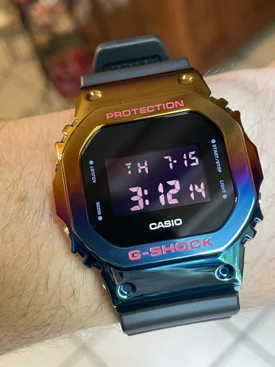 sprynek - Ale mi się spodobał ten #zegarek #zegarki #casio 

jak sądzicie, te kolor...