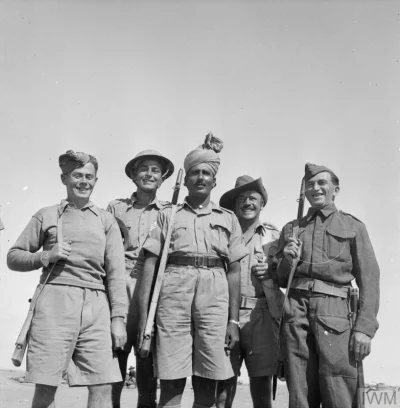 NowaStrategia - Polski, brytyjski, indyjski, australijski i czeski żołnierz (od lewej...