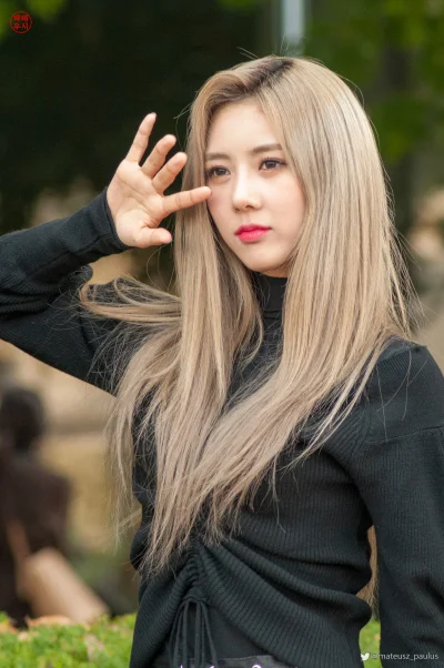 XKHYCCB2dX - #yoohyeon #dreamcatcher
#koreanka #kronografia