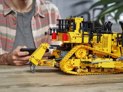 kolekcjonerki_com - Zestaw LEGO Technic 42131 Sterowany przez aplikację buldożer Cat ...