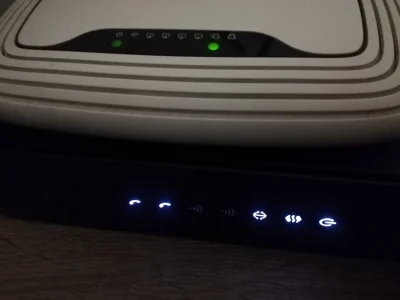 cus_ - Na routerze nie świecą się diody WiFi, jaka może być przyczyna? Internet z kab...