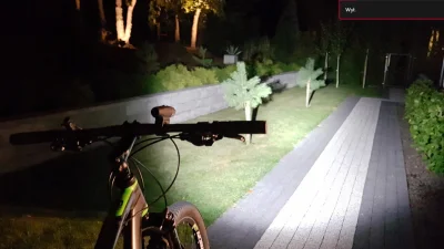 Kolsky - Ludzi którzy używają migającego białego światła z przodu roweru powinno się ...
