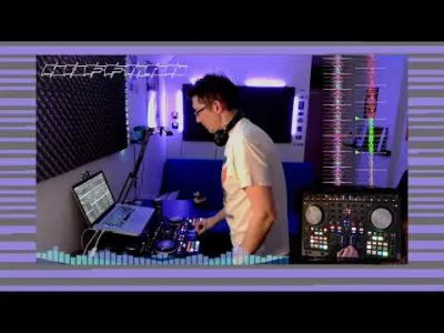 SynuZMagazynu - człowiek mixuje muzyczki ośmio bitowe na żywo #live #8bit