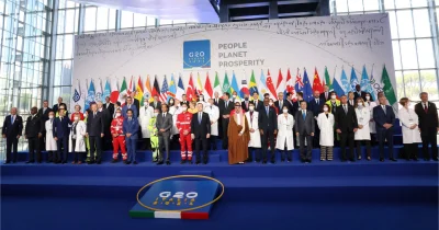intri - @PeterFile: Maski są dla plebsu, już G20 to pięknie wyjaśniło.
