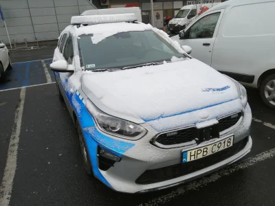tomjar - #policja ##!$%@? #wroclaw 
Zwrocilemim uwage zeby sciagneli snieg z dachu a...