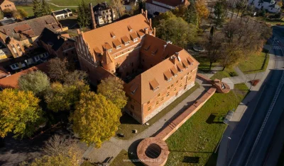 SzaloneWalizki - Hej Mireczki i Mirabelki.

W październiku odwiedziliśmy Zamek w Kę...
