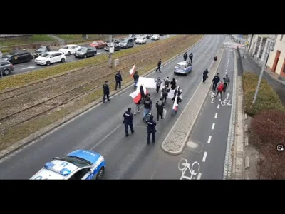 piaskun87 - > Czarmandery możecie przesłać linka do listy protestów w naszym kraju?
...