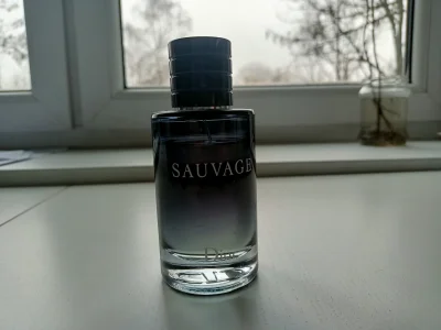 yassarian - #perfumy Mam do sprzedania Sauvage'a ubytek widoczny na zdjęciu.