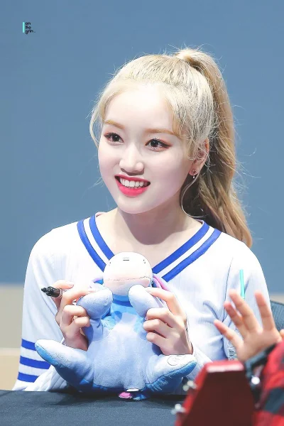 XKHYCCB2dX - #gowon #loona
#koreanka