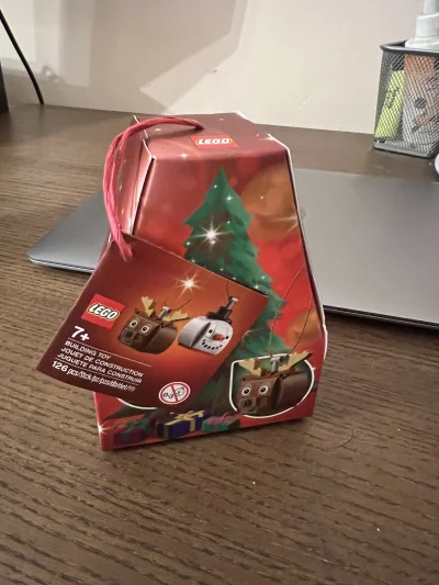 DESiGNER86 - Sprzedam zestaw przywieziony z NY Lego Stora - Bombki - bałwan i renifer...