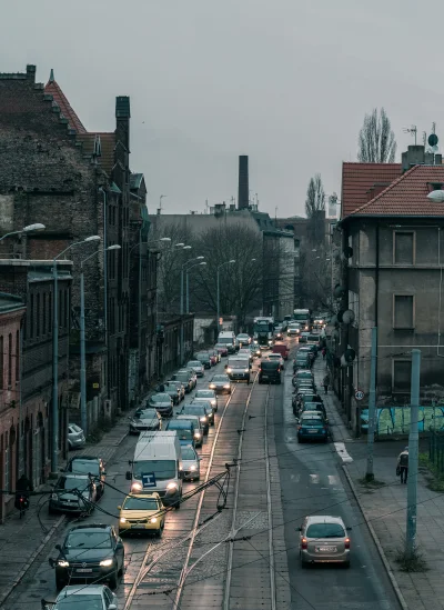 M.....D - Mmm Kolumba. Człowiek dzisiaj wysiada z pociągu i zastaje taki obraz, od ra...