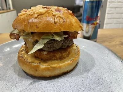 KoZ67 - Mięso wyszło trochę za suche (╯︵╰,)
201/333
#gotujzwykopem #burger #333redb...