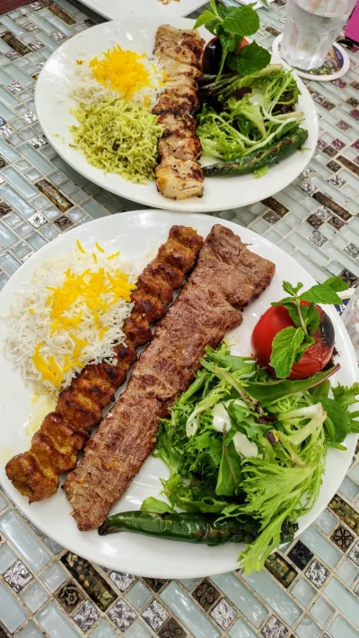 kotbehemoth - Takie tam irańskie jedzenie dziś miałem na lunch. 

U góry kurczak na d...