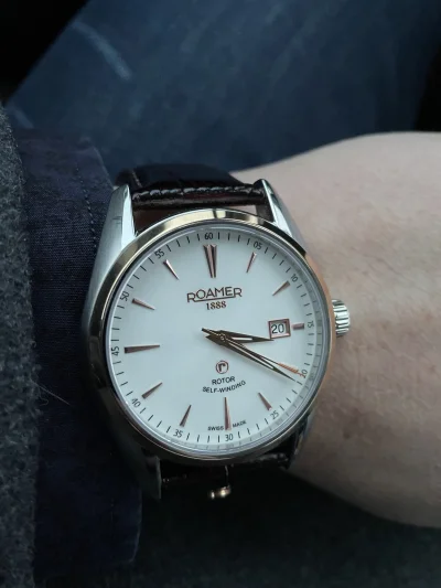 SmerfNaczelnik - @MiszczJoda: wspaniały zegarek! U mnie dziś Roamer o podobnym układz...