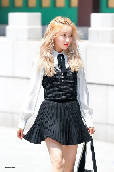 XKHYCCB2dX - #gowon #loona
#koreanka