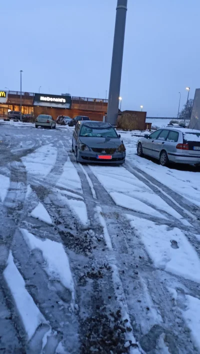 Carbonara-Lover - Chłop co zostawił #!$%@? auto z włączonym silnikiem na maku i #!$%@...