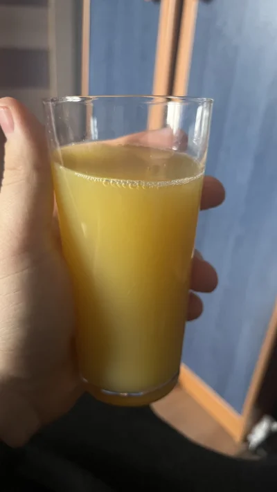 staryalkus - Pierwszy drink w te święta (czysta z sokiem pomarańczowym) bo już mnie r...