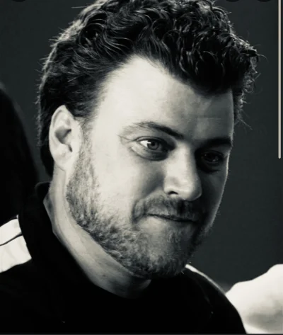 agnis20 - Jak informuje przed chwilą stacja NBC zmarzł Robb Wells.. niech mu zima lek...