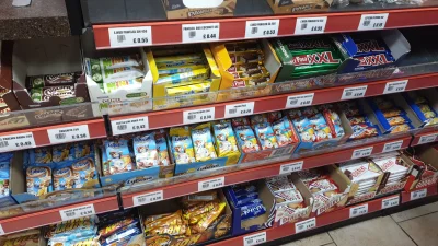 pisarz27 - @Neaopoliti: przykładowe ceny słodyczy. PS karpia kupiłem za 4 funty za ki...