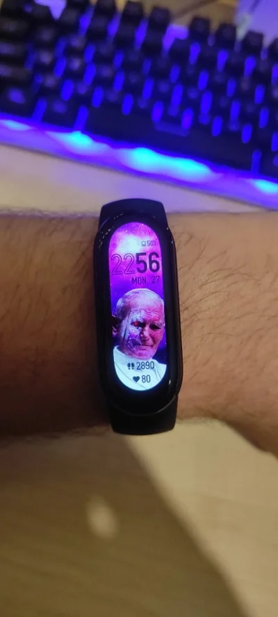 p.....1 - Jestem chłopak sympatyczny, na zegarku papież galaktyczny
#miband #xiaomi ...