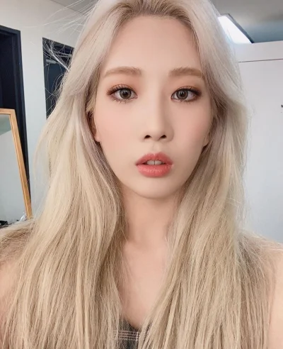 M.....m - Welcome back, blonde Kim Lip

#kimlip #loona #koreanka #azjatki #ladnadzi...