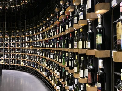 jakub-juszynski - Wyobraźcie sobie sklep, w którym jest ponad 14 tysięcy butelek wina...