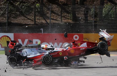 Rzeszowiak2 - Ale mistrzowska fotka. GP Belgii 2012 - Lewis Hamilton i Fernando Alons...