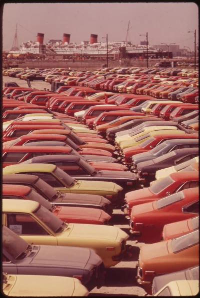 myrmekochoria - Mazdy oczekujące na wysyłkę, 1972. Fotografia przypomina mi trochę kl...