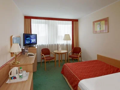 chalwaklb - Był ktoś kiedyś w hotelu Mercury? Oglądam sobie ich zdjęcia i przecież to...