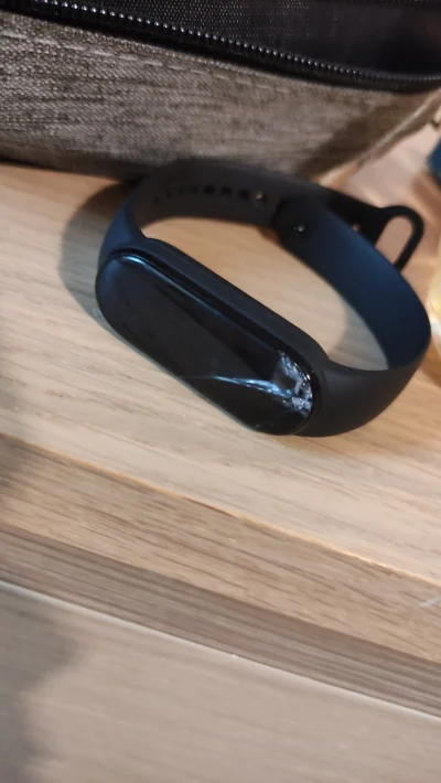 kretik112 - znacie jakiś serwis który podejmie się wymiany ekranu w mi band 6 NFC? :(...