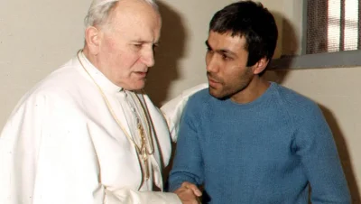 yosoymateoelfeo - Papież Jan Paweł II usiłuje przekonać Enrique Iglesiasa do wystąpie...