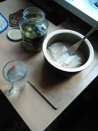 anonymous_derp - Dzisiejsze śniadanie: Gotowany ryż, gotowane filety dorszowe, ogórki...