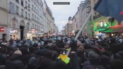Rabusek - 3 ważne newsy dziś, od najważniejszego u góry

Protesty w Paryżu w związk...