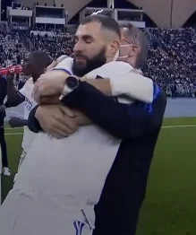 jerry_owies - ZOSTAW KARIMKA BYDLAKU
#mecz #realmadryt