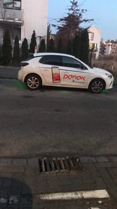 borysszyc - W jakim celu Opel Corsa w @PANEKCarSharing ma zielone diody z każdej stro...