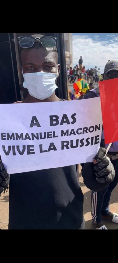 N.....k - Wiec anty francuski w Mali
#Francja #mali #afryka #wagner 
#rosja
