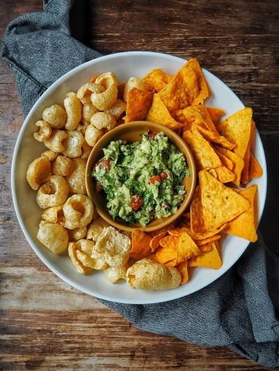 c.....i - Chipsy ze skórek wieprzowych (BBQ z Auchan), doritosy dla normalnych i guac...