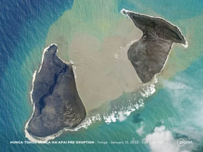 gruby2305 - Przed i po erupcji 

#wulkany #wybuchwulkanu #hungatonga #oceanspokojny #...