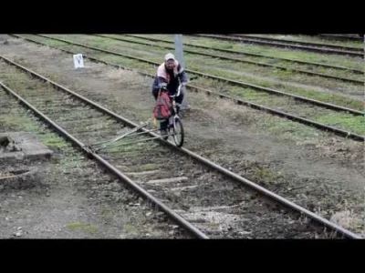 faxepl - A tak wygląda to bieganie rowerem po torze: