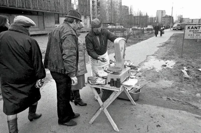 myrmekochoria - Uliczny handel mięsem, Warszawa 1990. 

Artykuł

#starszezwoje - ...