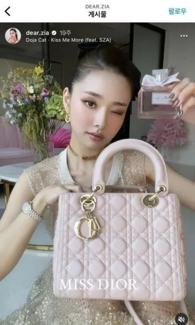 XKHYCCB2dX - @puszkapandory: ona nawet promowała perfum Dior z podróbką torebki Dior ...