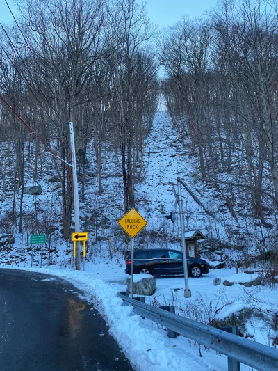 R2D2zSosnowca - Birchbank Mountain Open Space #connecticut -1C

#r2d2zwiedza #natura ...