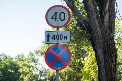aarahon - @Kitty_Pop: A tutaj 400 m dotyczy ograniczenia prędkości czy zakazu zatrzym...