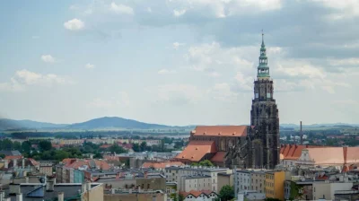 wposzukiwaniu - @Ogau: piękny Rynek - jeden z ładniejszych na DŚ, warto wjechać na wi...