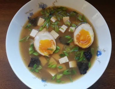 arinkao - Miso to nie jest nad-zupa ale warto ją zrobić dla odmiany, także dla tofu i...