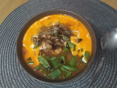 uhauha - #keto #fish #zupa #gotujzwykopem 
Kurnia jakie to dobre jest.
Zupa rybna.