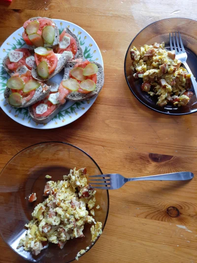 erebeuzet - #sniadanie królów 
#gotujzwykopem #jajecznica